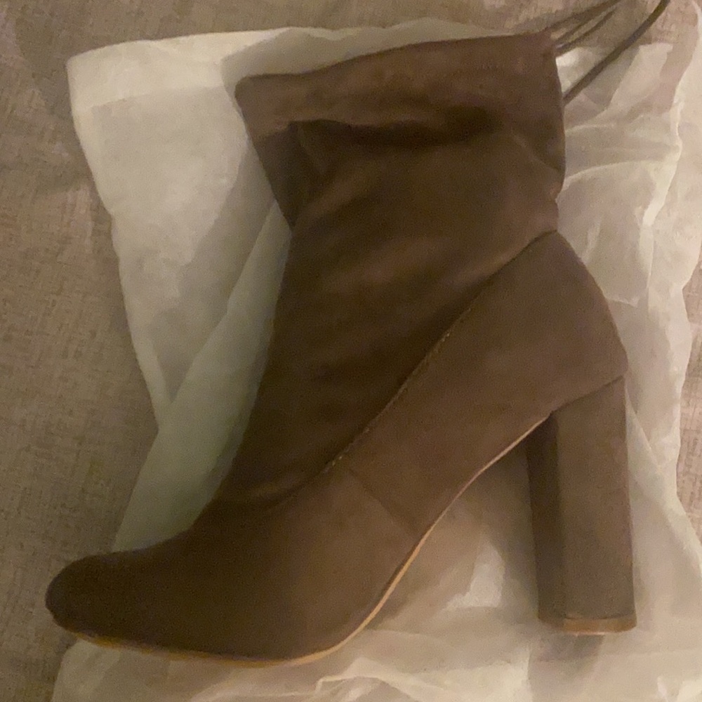 Boots - Picture 2 of 7